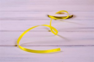 Лента атласная, 6 мм, светло-желтая, 1 м У0520019