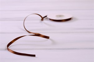 Лента атласная, 6 мм, темно-коричневая, 27 м У0520022-Б