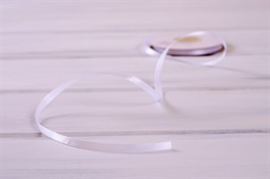 Лента атласная, 6 мм, белая, 27 м У0520027-Б