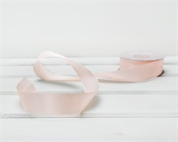 Лента атласная, 24 мм, светло-персиковая, 27 м У0510007-Б